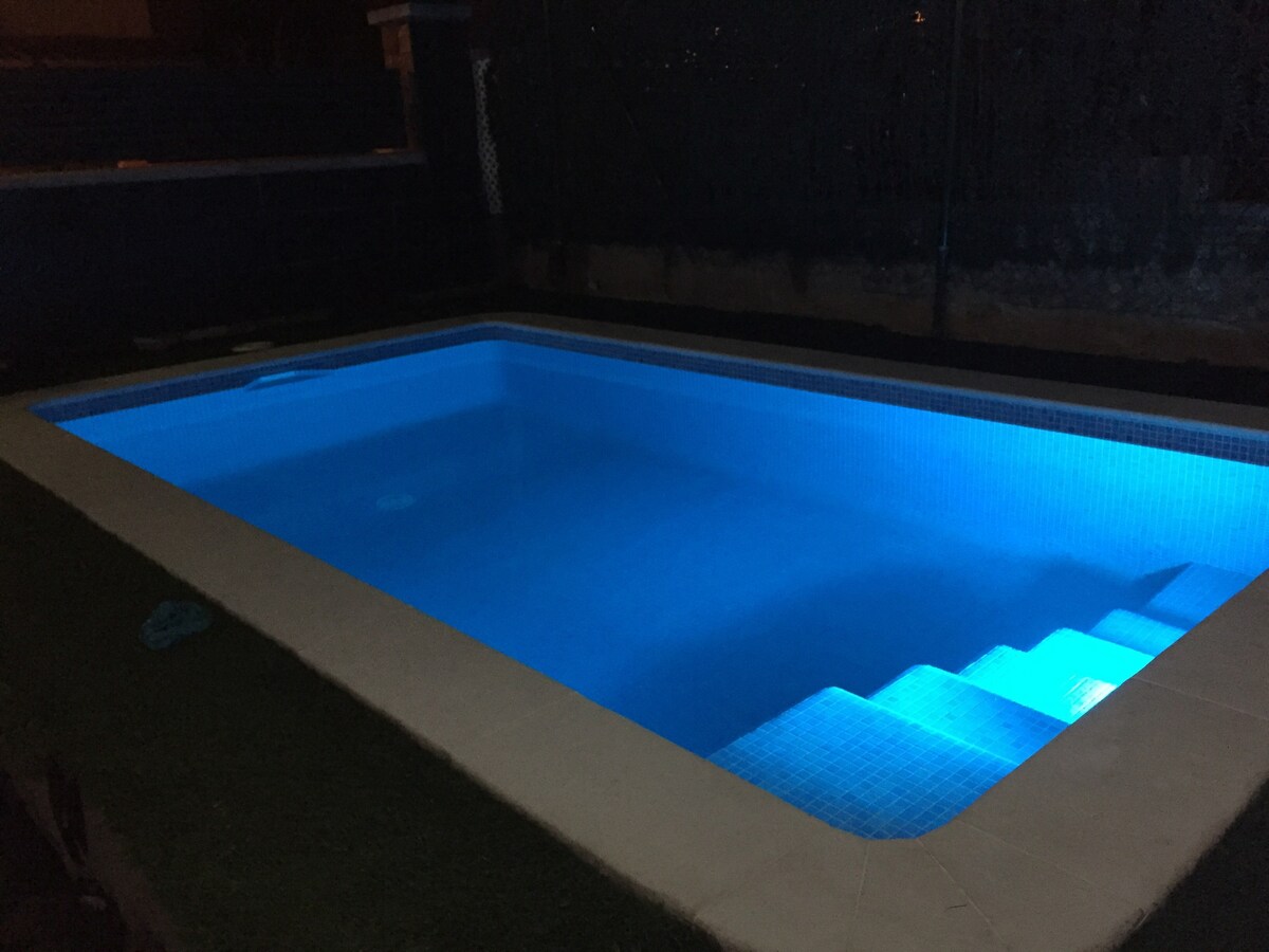 ARIADNA ，今年2018年，我们开设了泳池