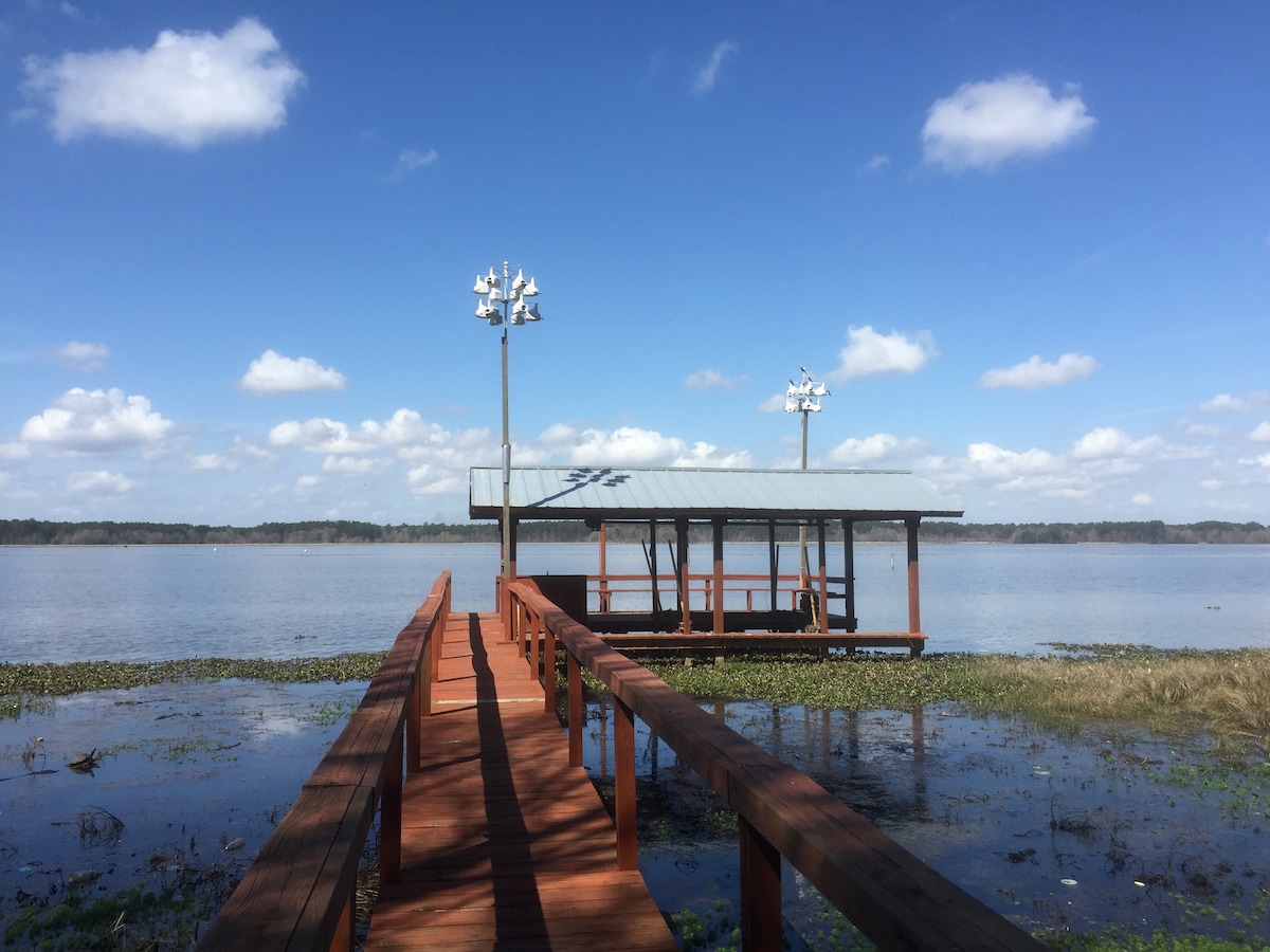 Seminole Hideaway Cottage