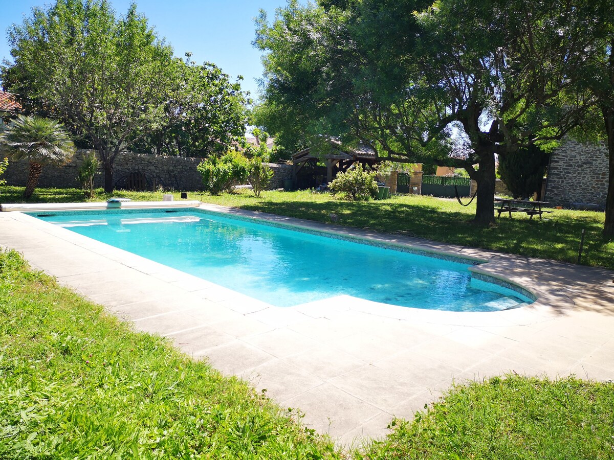 Maison en pierre 17è + piscine Montpellier Hérault