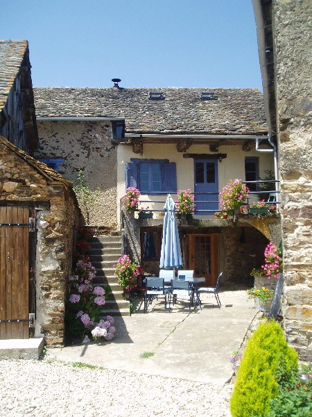 Coquelicot - stone built farmhouse