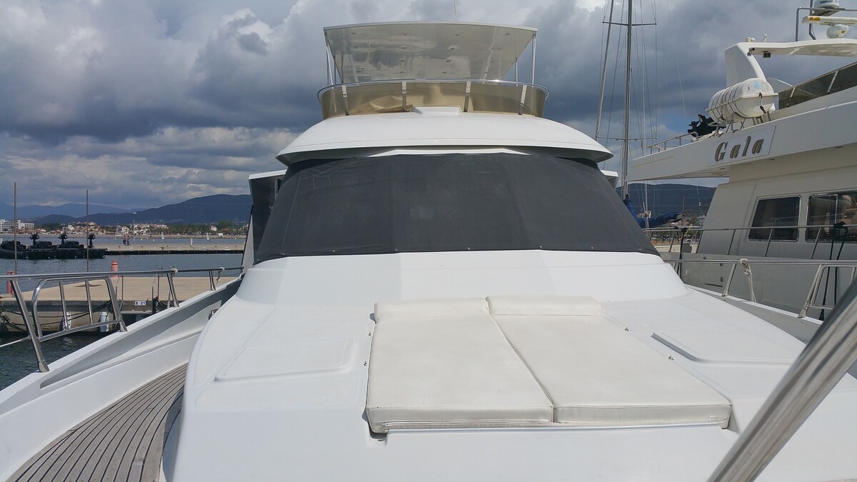 西班牙华丽的20米玫瑰游艇