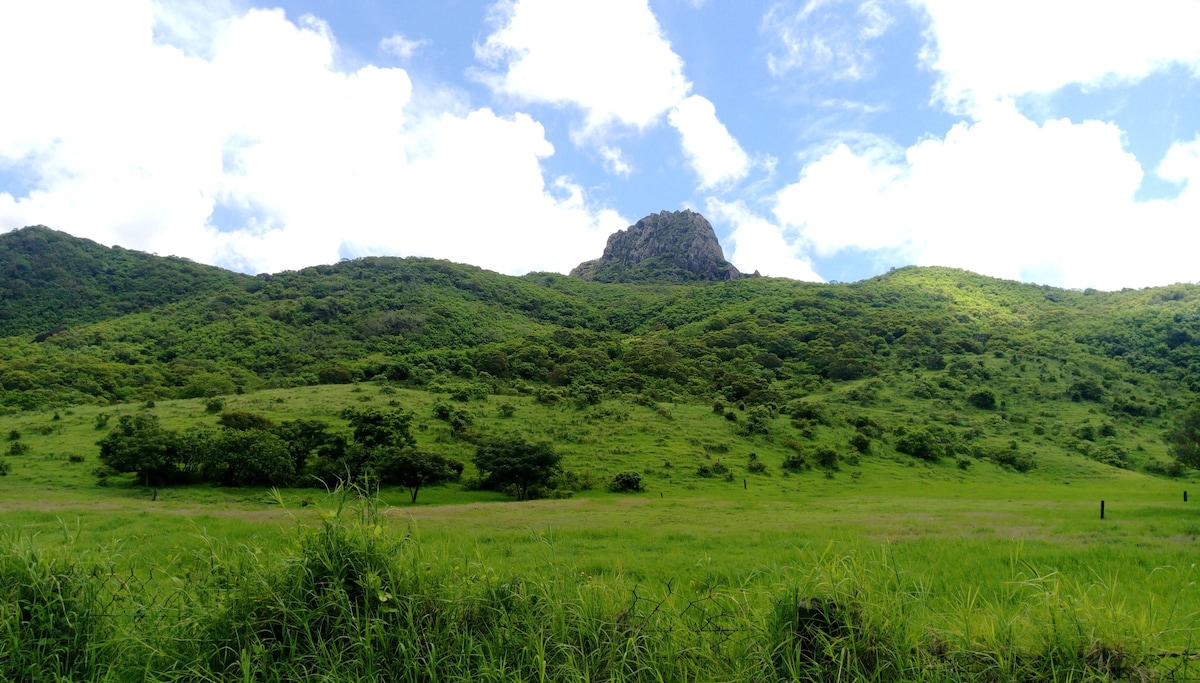 墾丁橘月/超讚房東/適合好友/大尖山景觀/近墾丁大街/陽台四人房