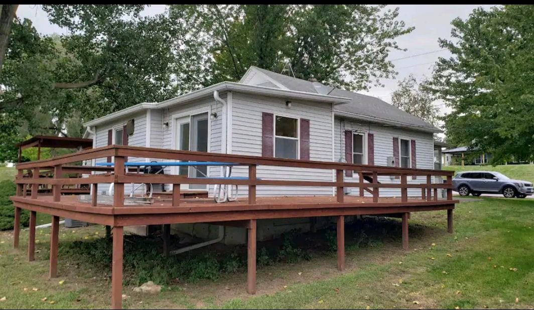 Oquawka Cottage With River View