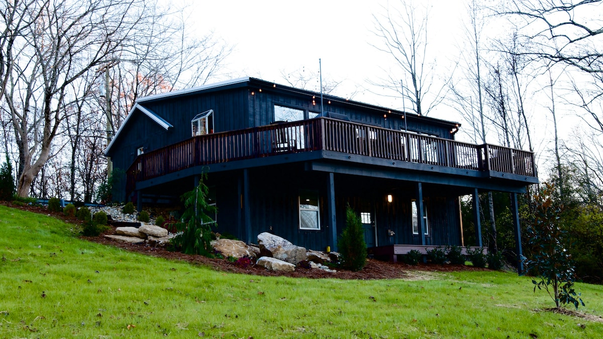 Mid century modern VIEW cabin near Nashville