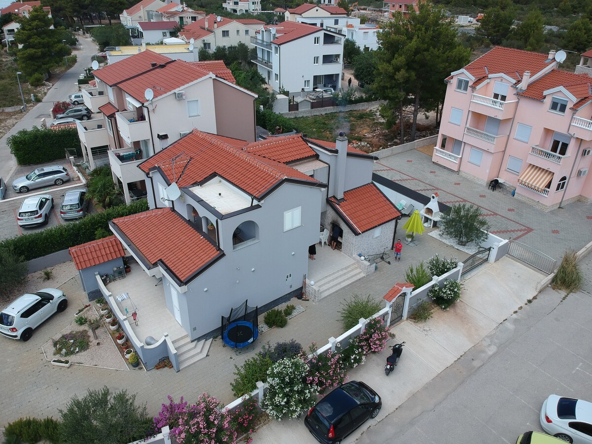 Ljiliana apartment on the beach