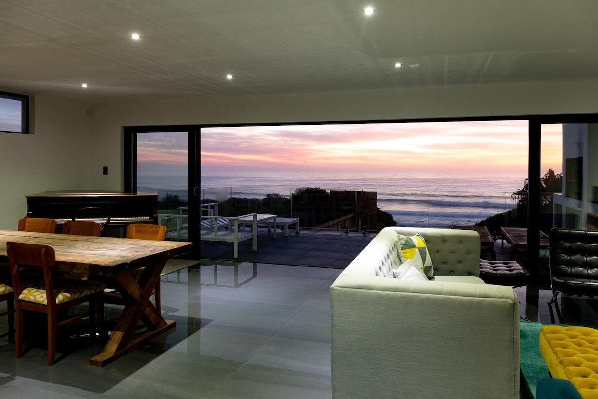 127 da Gama Road, Beach Front House