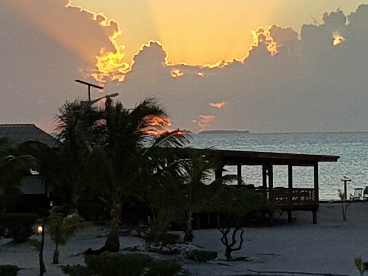 Tikehau, Au bord du lagon, ilot privé, Fare miro