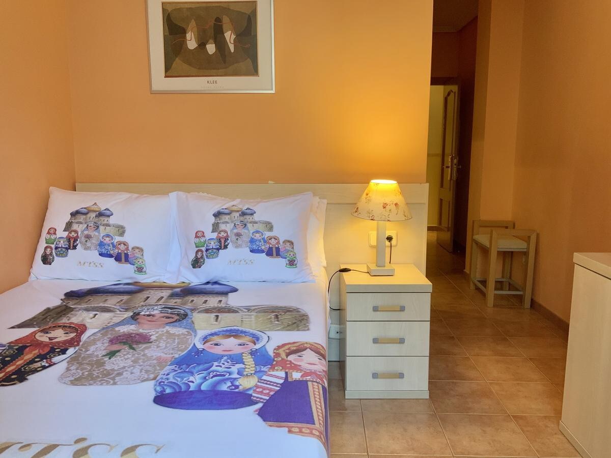 Private double room, wifi, Madrid center