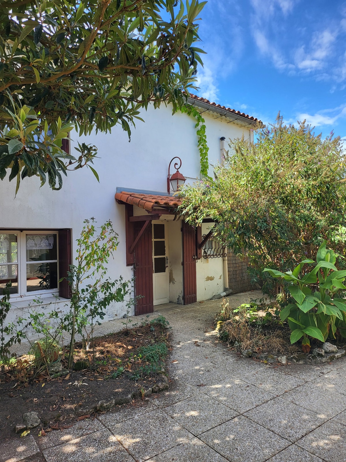 La maison rouge :
charmante maison de village