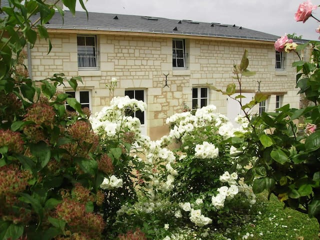 Fontevraud-l'Abbaye的民宿