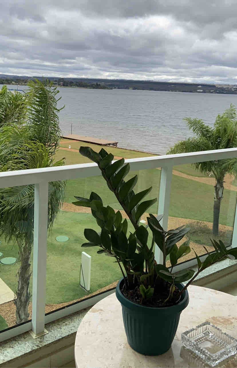 Brisas do Lago -可欣赏Paranoá湖景观的公寓