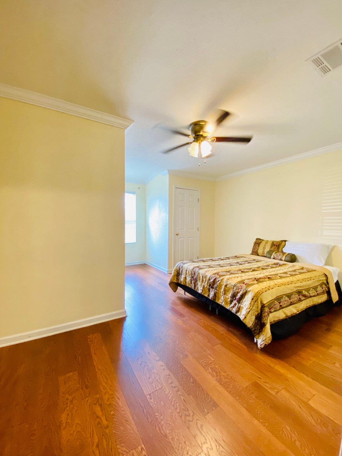 Cheerful 4 bed & Close To I-10 , Casinos & S.Park