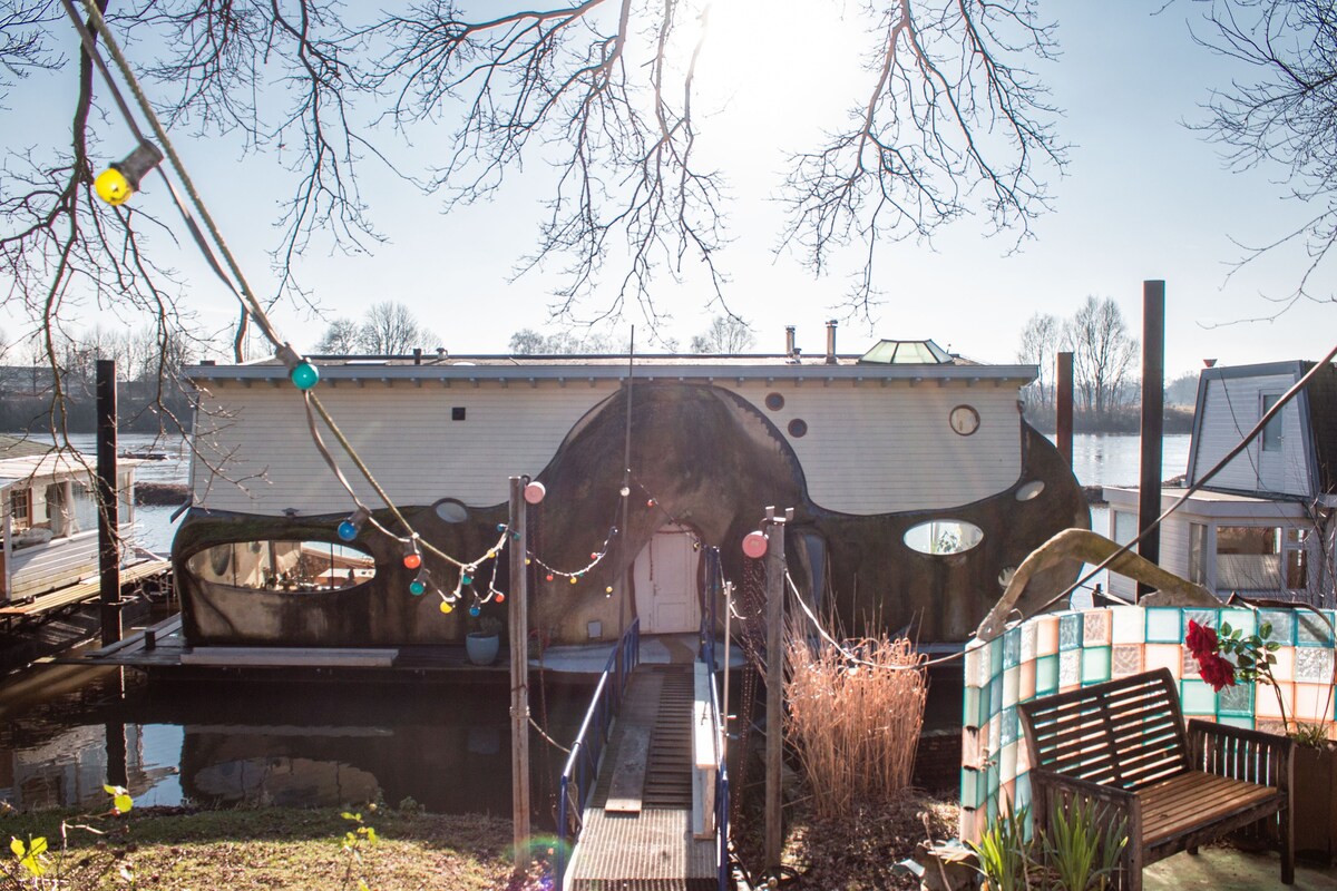 Woonark Gaudi aan de Rijn ，可供2人入住Arnhem