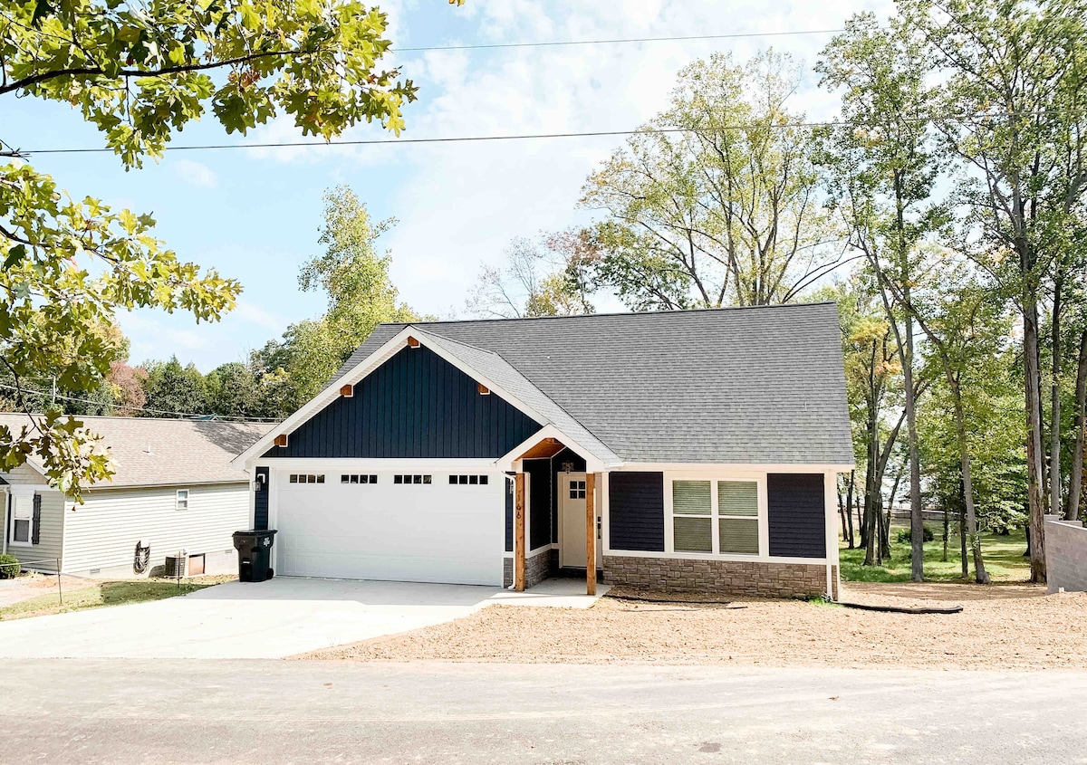 Modern Kentucky Lakefront Home w/ Private Dock