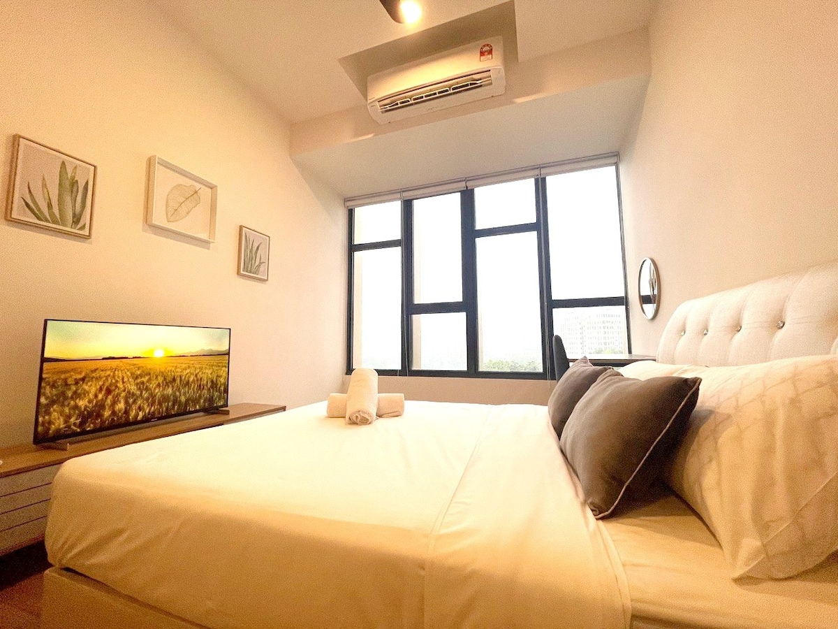 标准双人床单间公寓，配备KLCC景观KL塔、Netflix