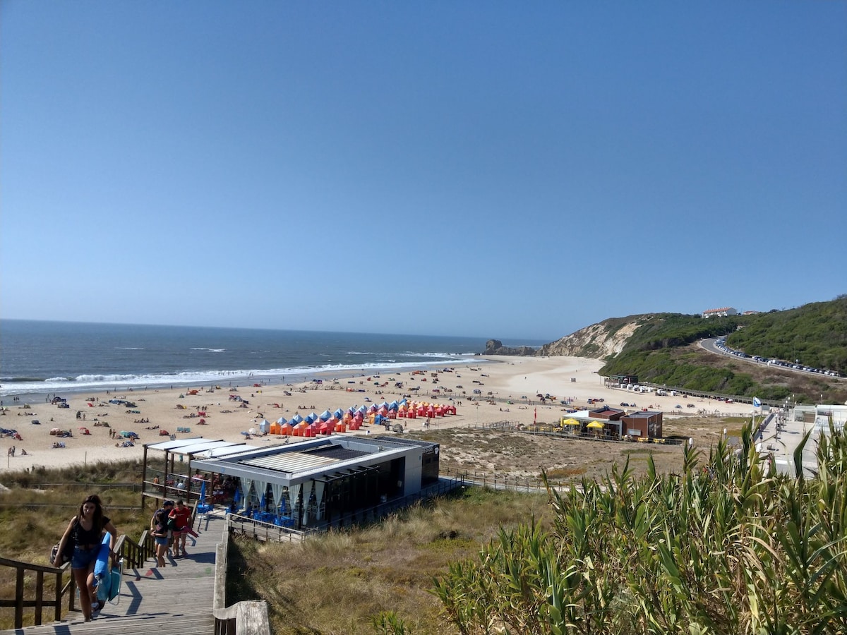 步行即可抵达Casa litoral海滩