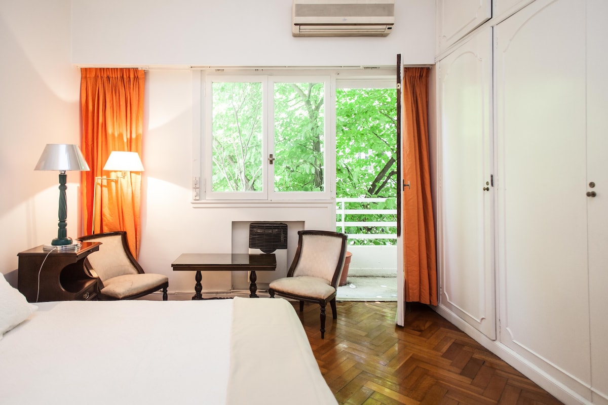 #经典双卧室公寓，位于Recoleta ，带阳台！