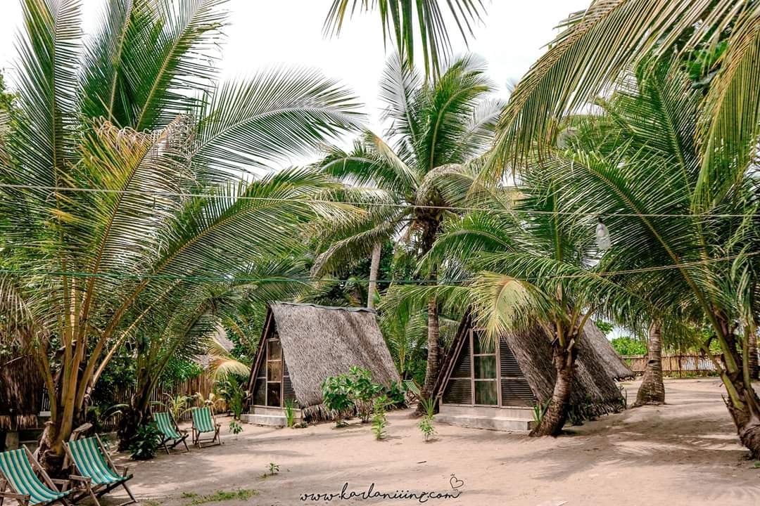 Beachfront Hut in Baler (for 2)