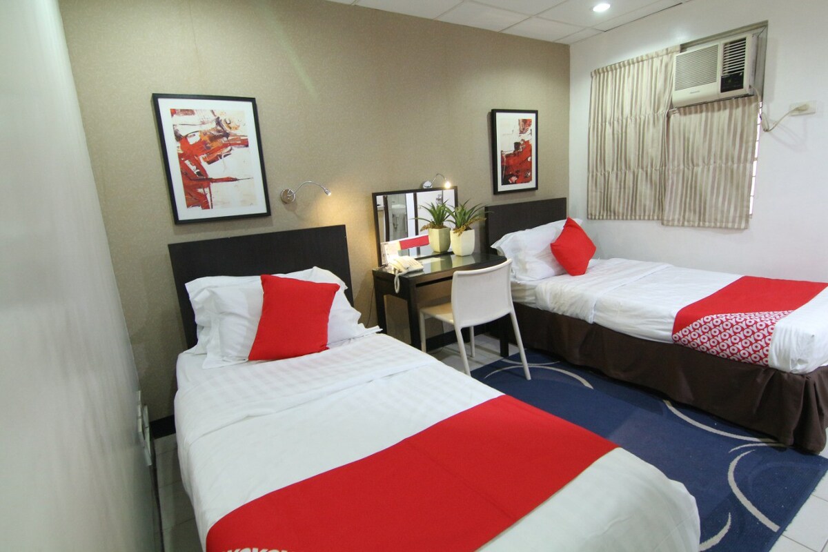 Standard Twin Stay @ Orange Nest Hotel