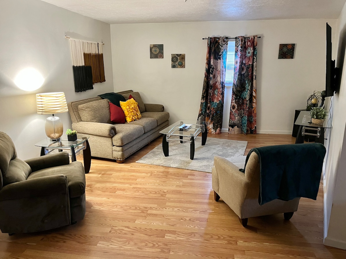 *Spacious & Cozy* 1BR Millvale apt