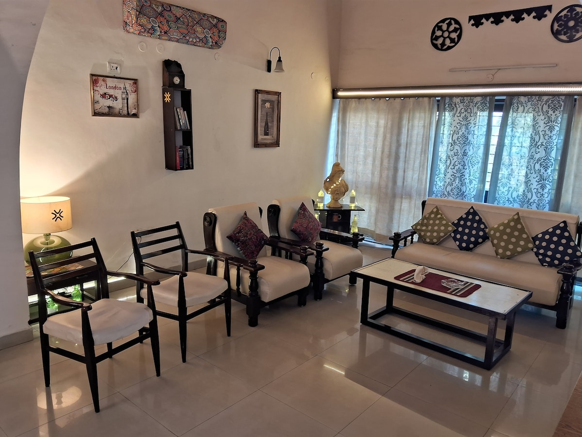 Cheerful 5 BHK Villa Near Shahpura Lake Prime Loca