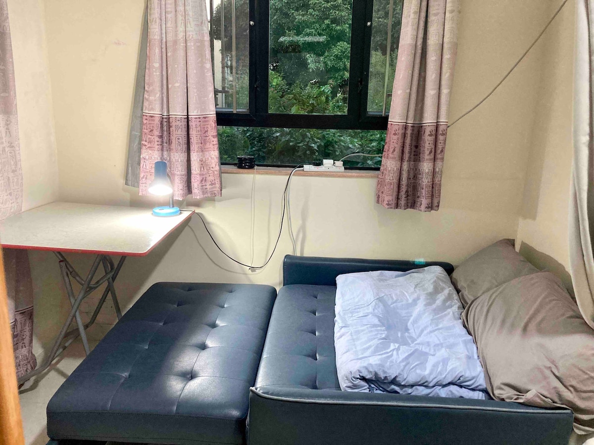 5)Room /w FAN+Curtains, NO Lock/door (4males)-CUHK