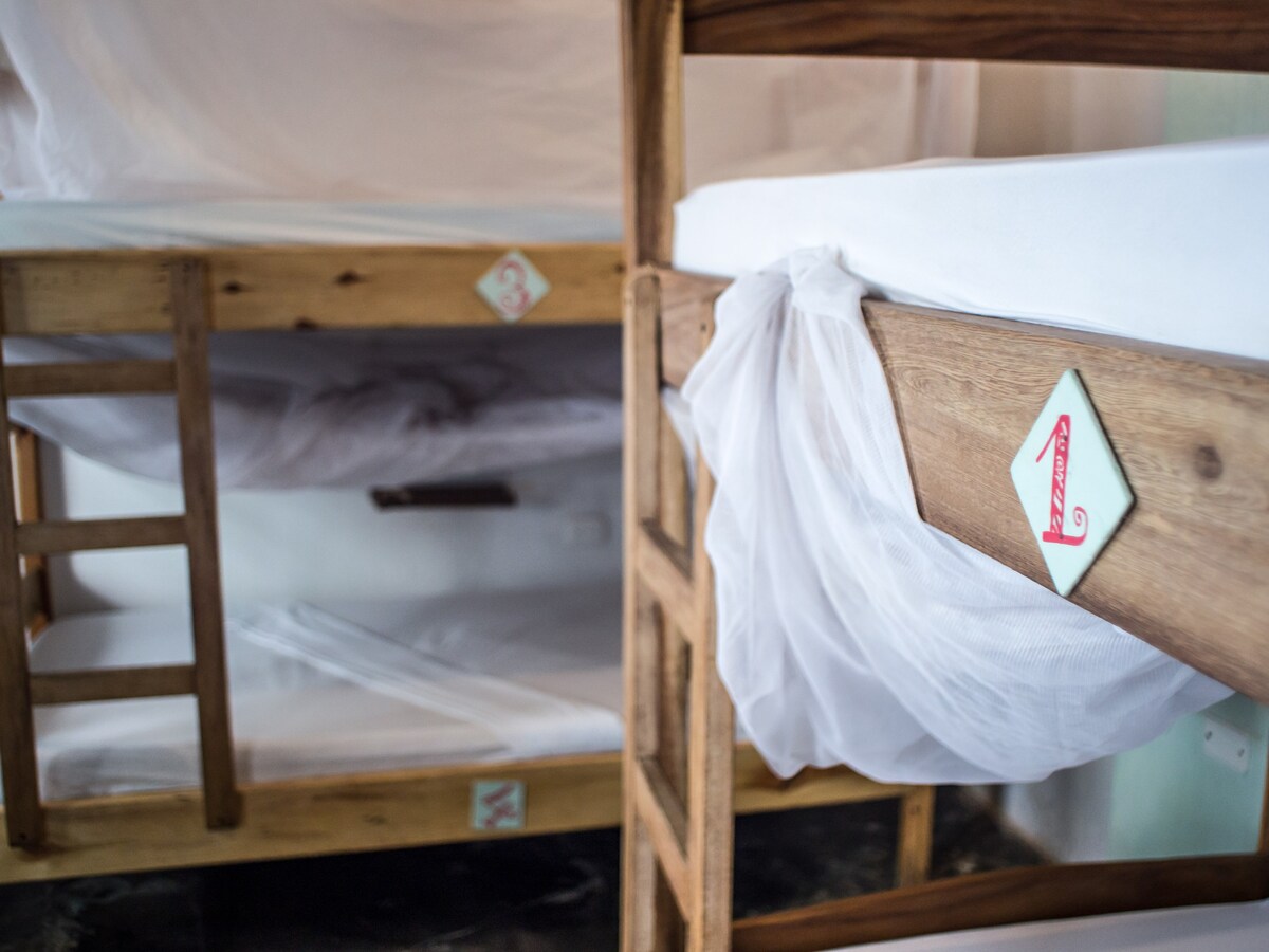 位于Mompox的漂亮旅舍，宿舍混合了4张床。