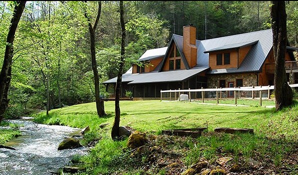 Creekside Lodge at Lands Creek Log Cabins