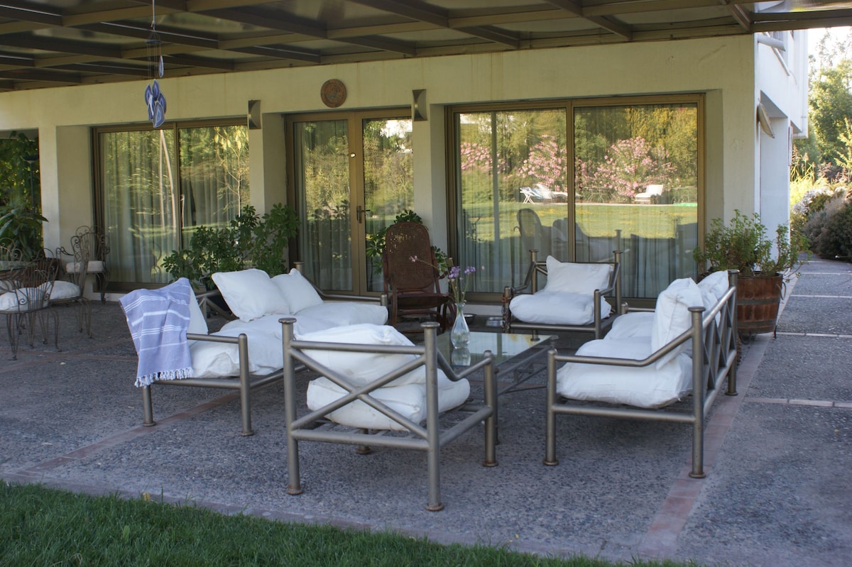 Parcela con piscina y casa para descanso