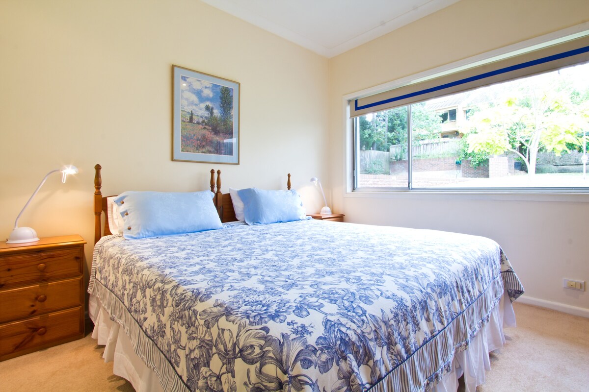 蓝花楹卧室和早餐-曼利
