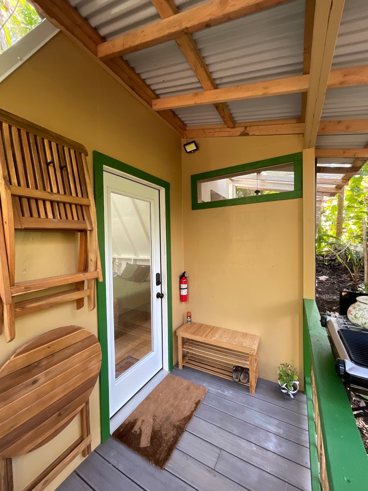 Big Island Bungalow - Oceanside Hawaii Hideout