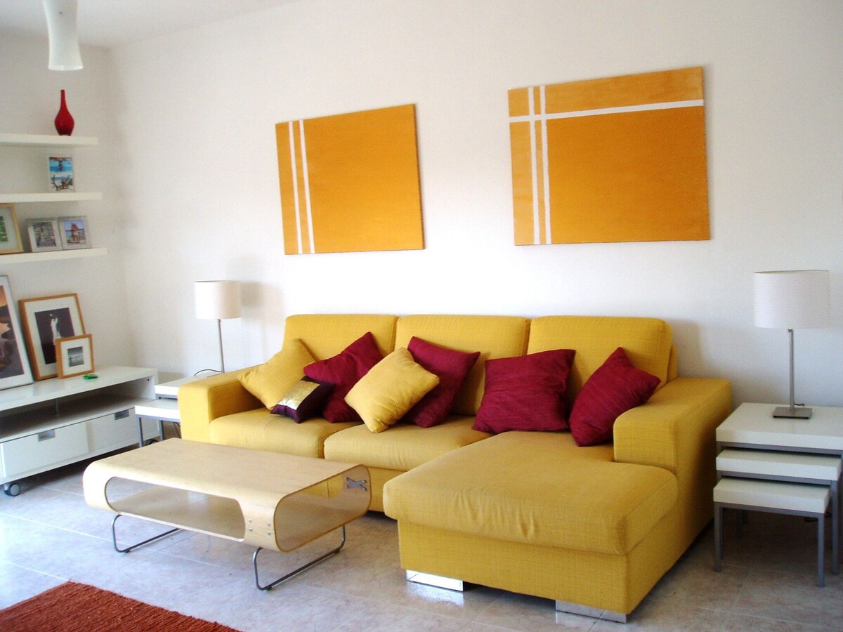 Stylish two bedrooms flat 10 minutes to the beach