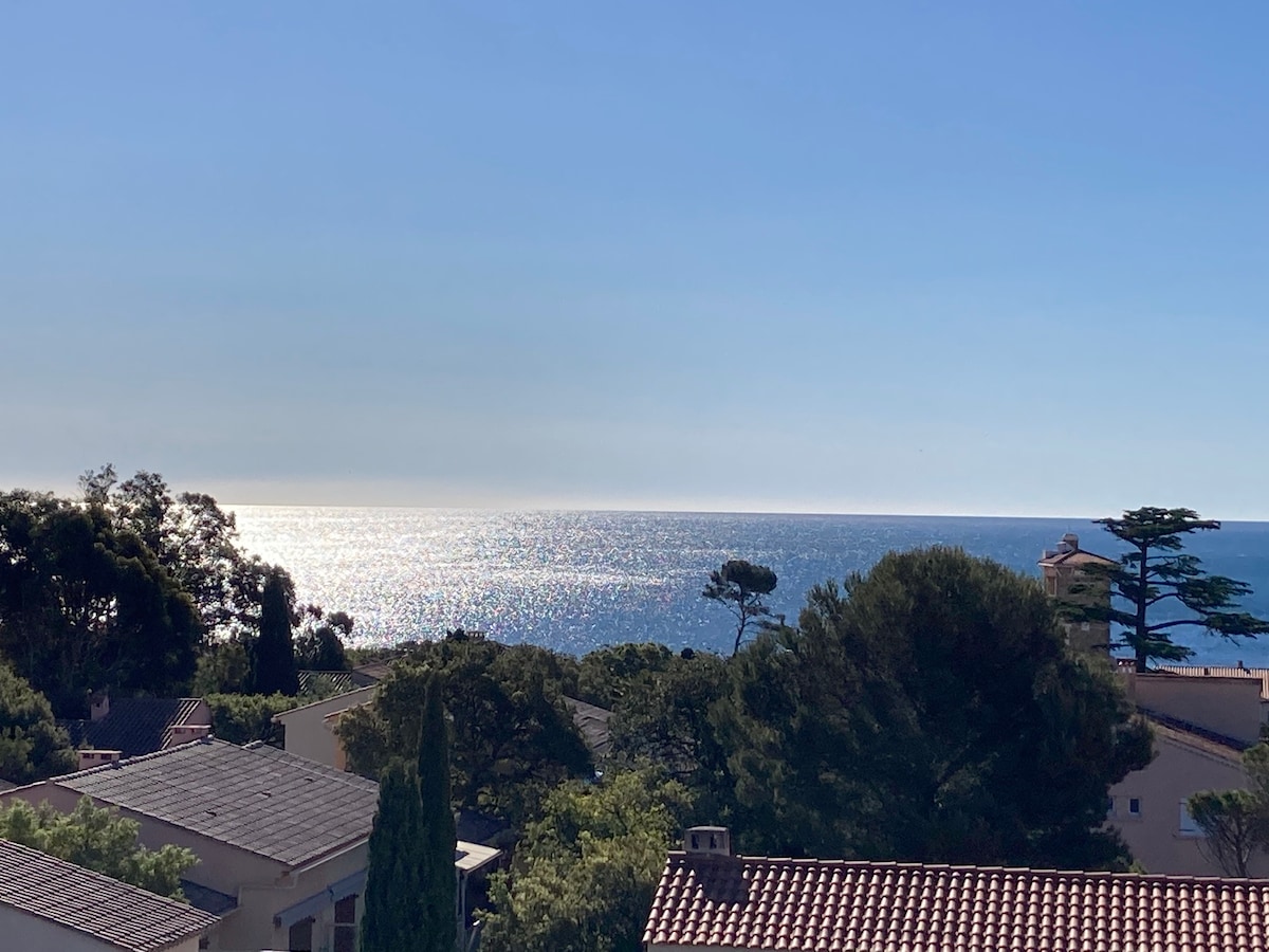 美丽的2p海景，令人叹为观止的海上停车场s-sol