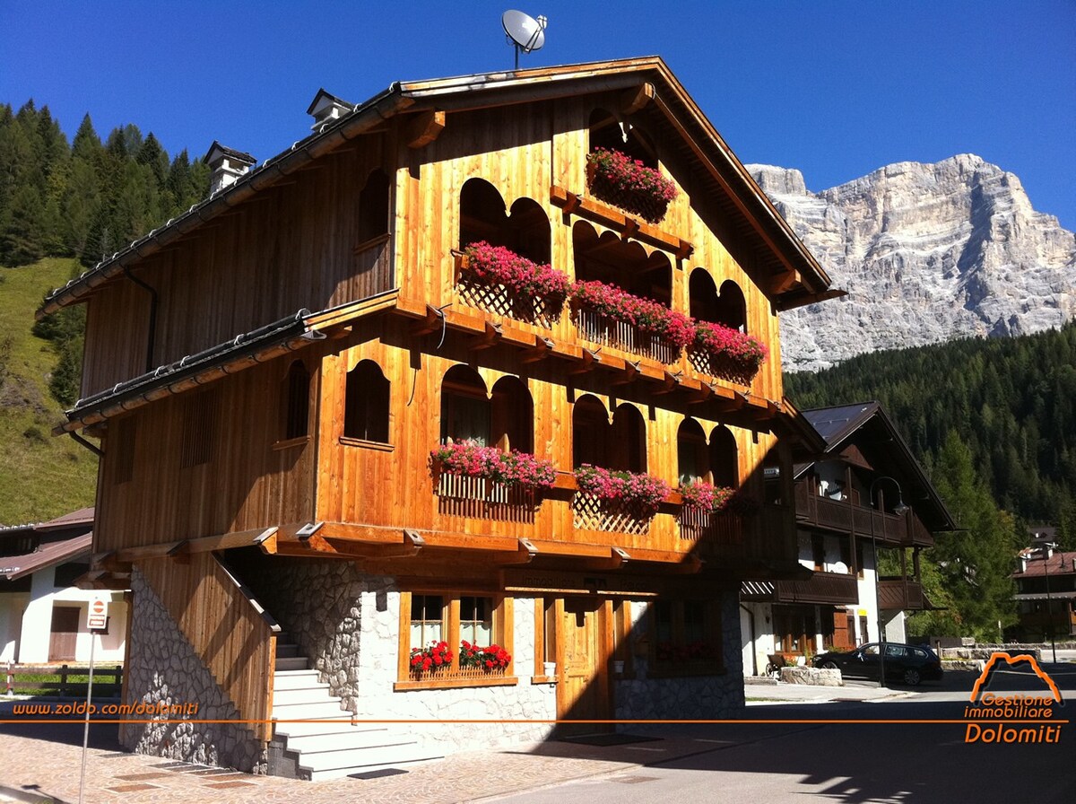 Dolomites浪漫度假木屋