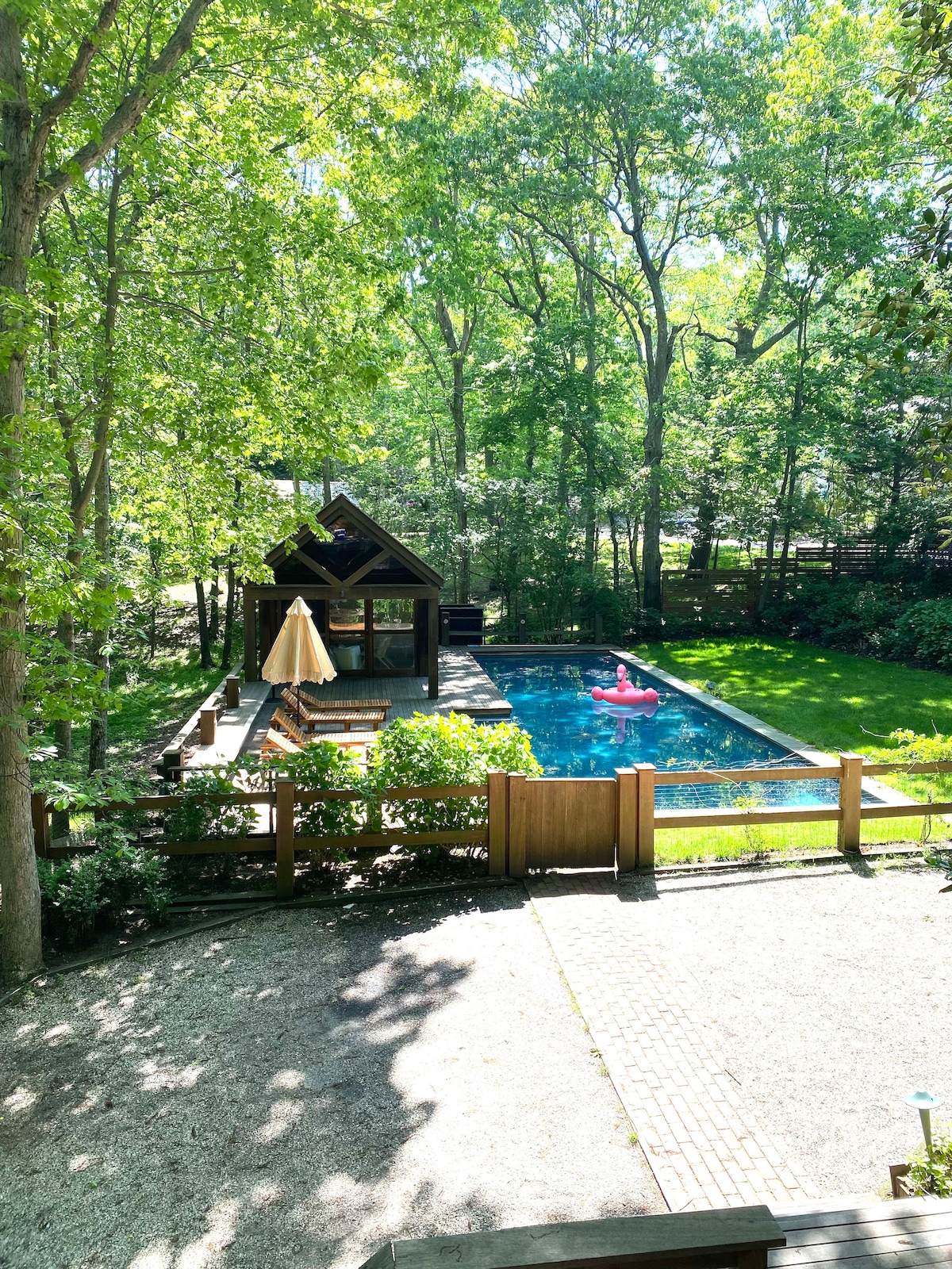 Sag Harbor, Designer w large Pool (3 bed/2.5 bath)