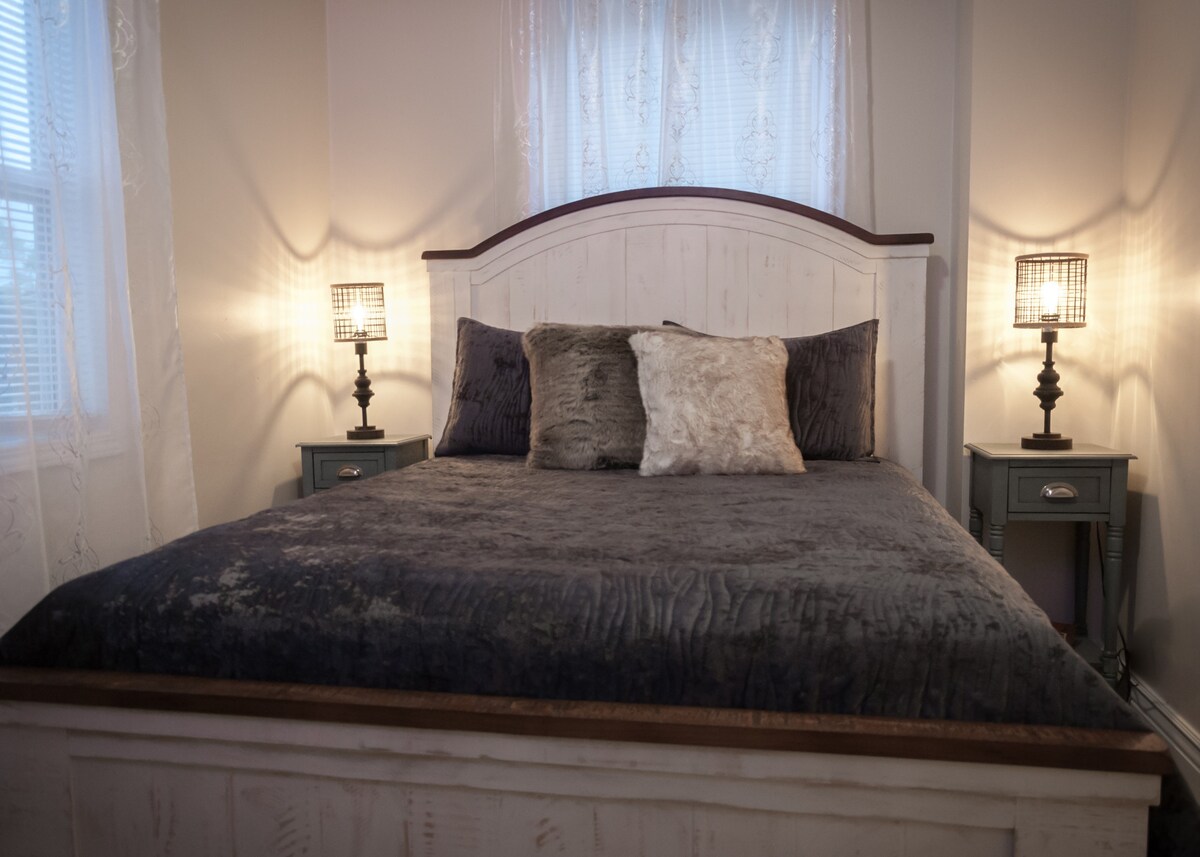 Pop Lucks Guest Suite in Historic Old St. Charles