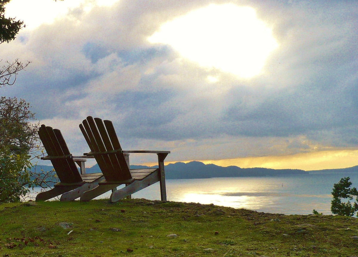 Eagles Nest Oceanfront Galiano West Coast Home