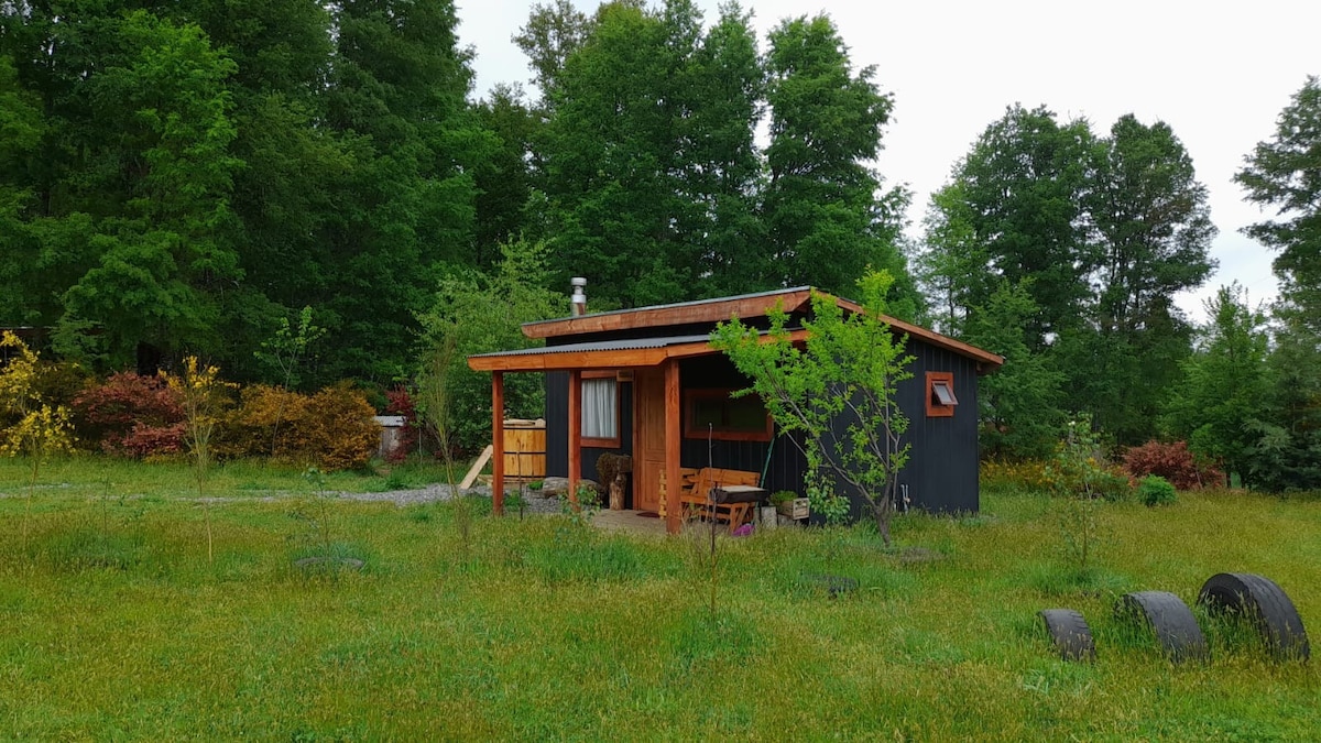 美丽的小木屋，适合2人入住，被大自然环绕