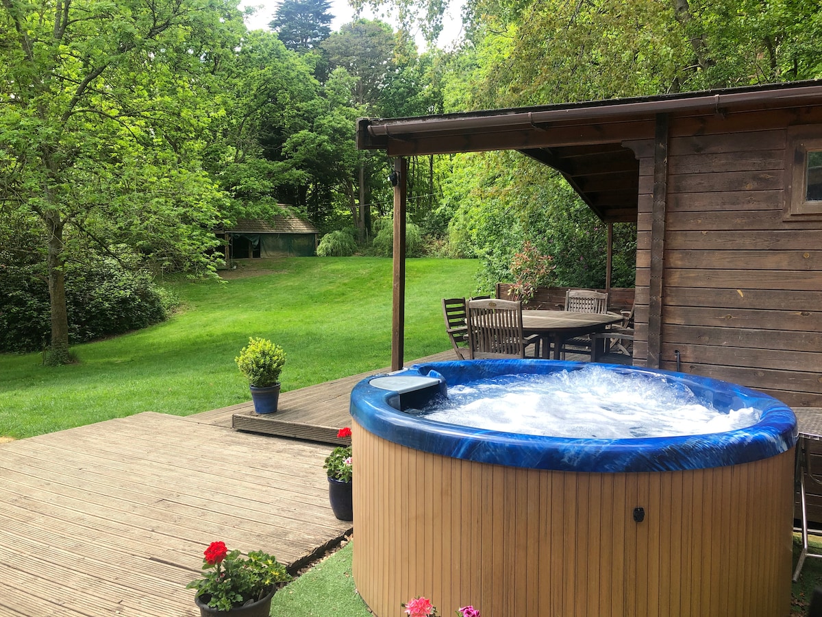 Log Cabin - Natural Woodland Escape Near Canterbury