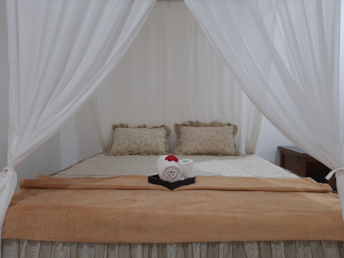 Kamar Pribadi  King Size bed dekat sanur