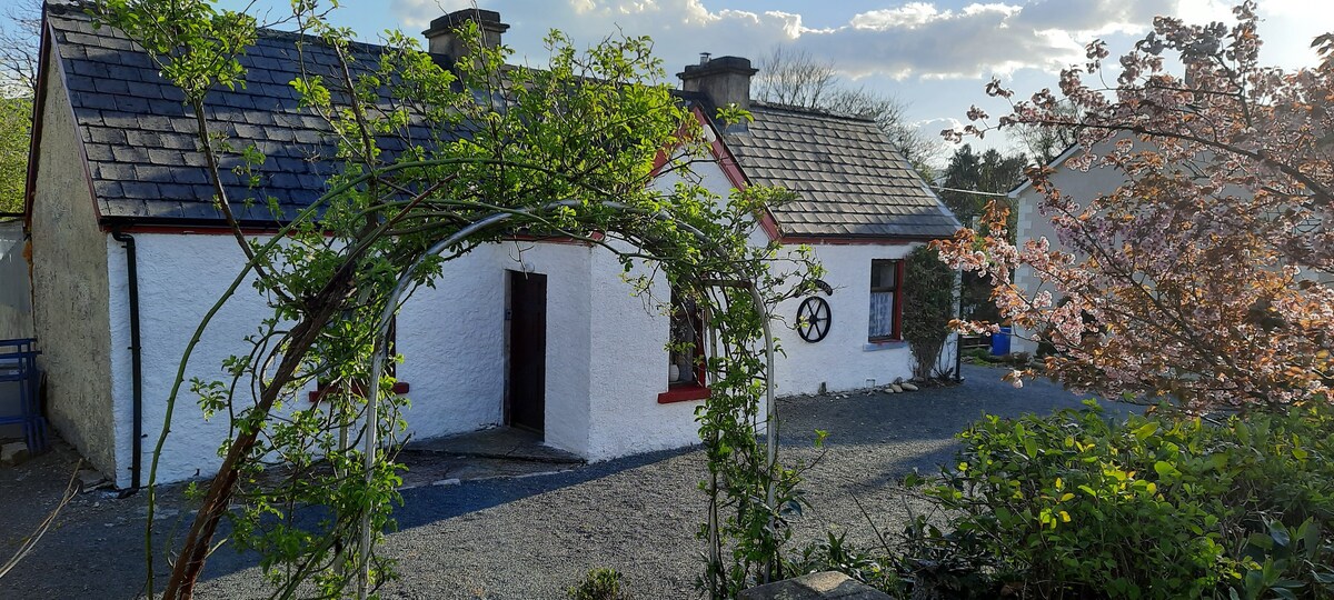 位于北利特里姆（ North Leitrim ）中心的Alice 's Cottage