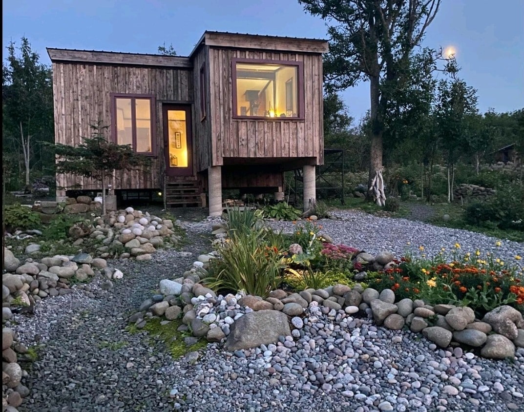 Fundy Fantasy Oceanfront Cabin