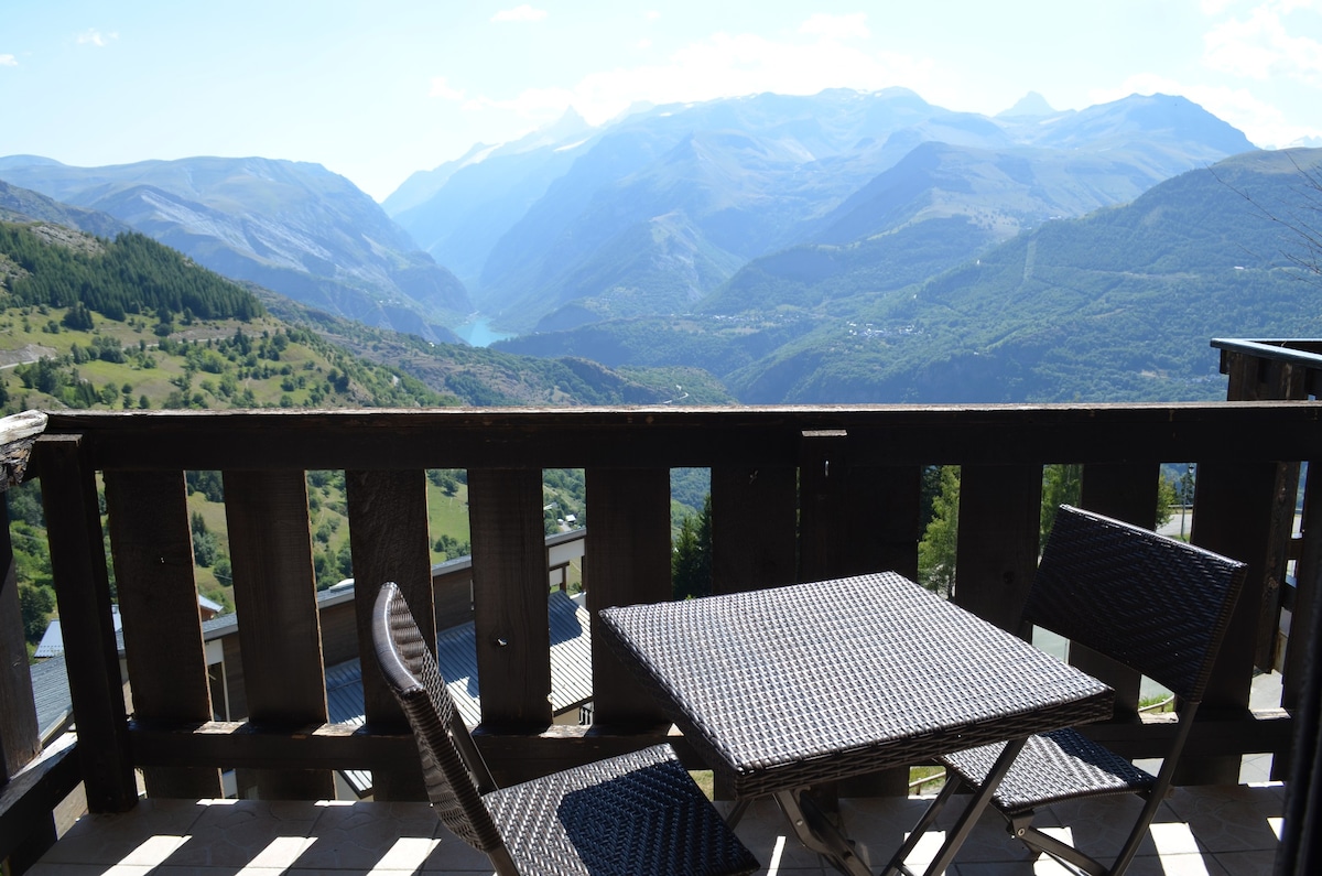 Auris/Alpe d 'Huez ，漂亮的2间客房，山坡脚