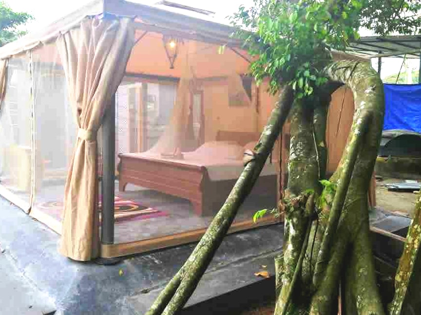 凉亭，配有空调和附属巴厘岛淋浴间