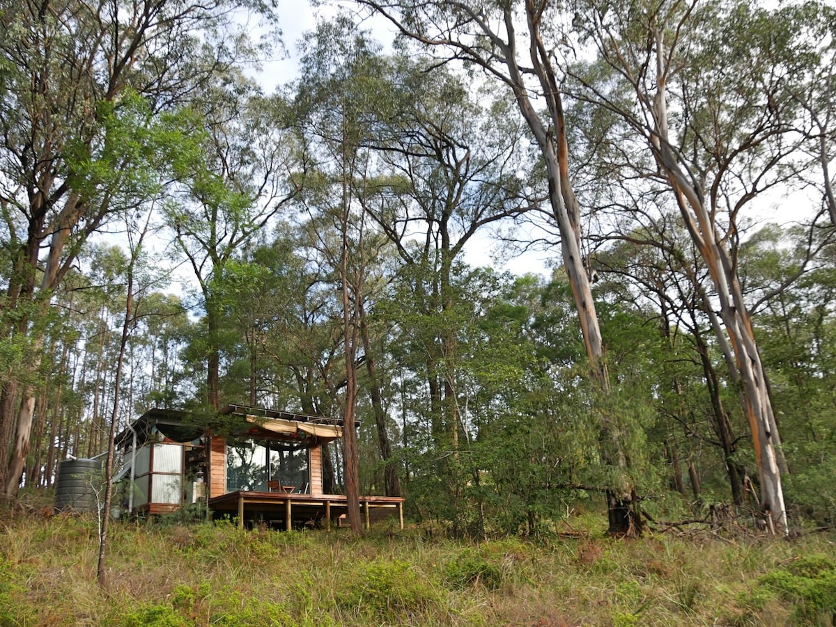 独自度假小屋山脚山脉