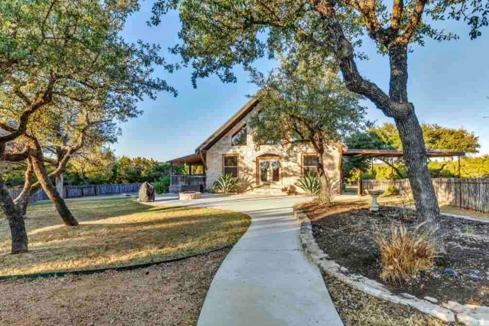 Cedar Edge Retreat-Hill Country Paradise & Privacy