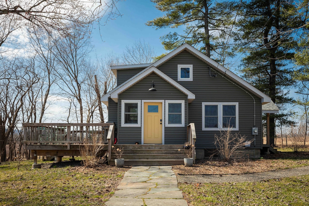 Lovely cottage on historic farmland