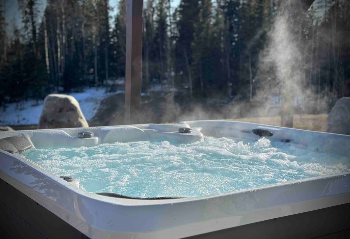Colorado Luxury Retreat-Mountain View & Hot Tub