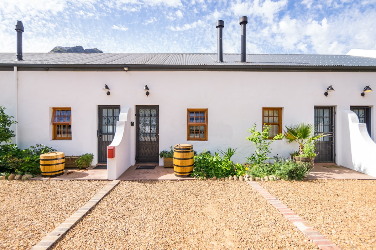 温馨酒庄阁楼（ Cozy Winelands Loft ）的乡村度假体验