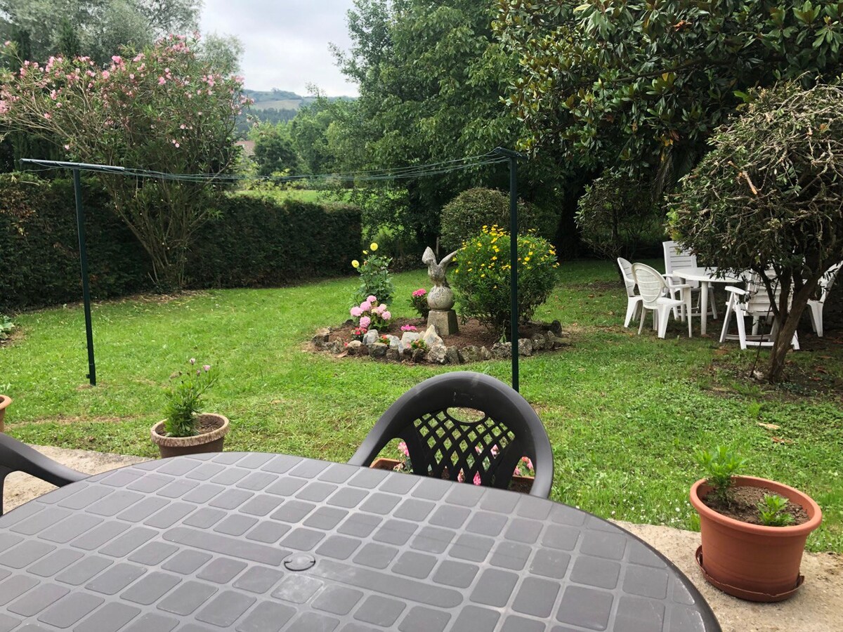 VILLA CONSJUELO  :  WIFI, JARDIN , BARBACOA, RELAX